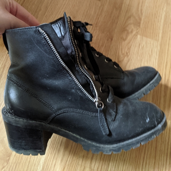Heeled leather combat boots - Picture 2 of 3